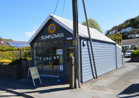 BRAUNTON - MAIN ROAD OFFICE / SHOWROOM / RETAIL UNIT For Sale