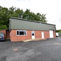 Workshop to let South Molton
